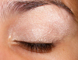 Tutorial: MAC Fafi Eyes 1