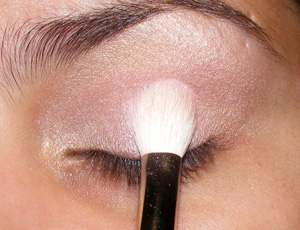 Tutorial: MAC Fafi Eyes 1