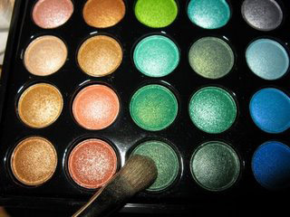 Link Bacana: Tutorial de make verde com a paleta de 88 cores da Coastal Scents
