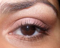 Look: In Living Pink & Amber Lights (MAC)