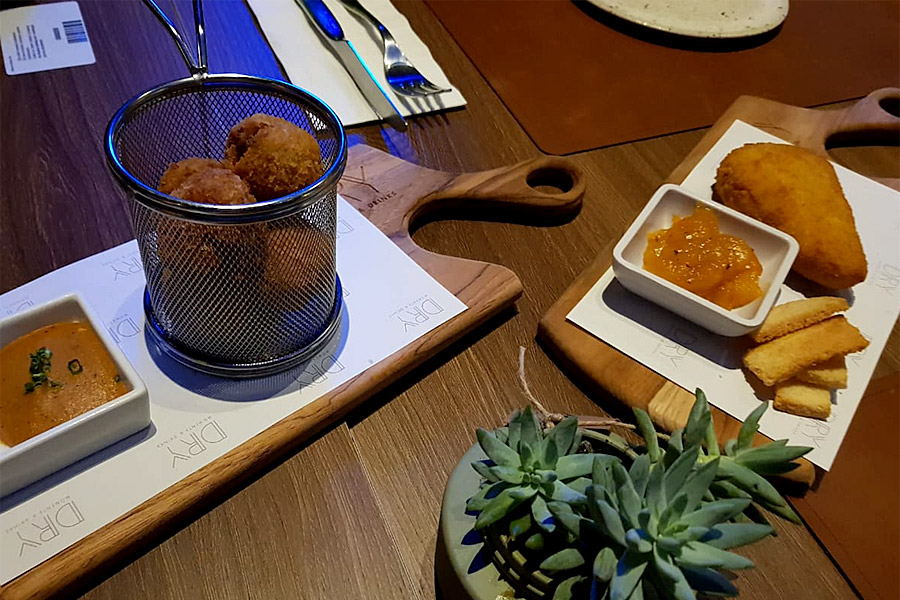 DRY Moments & Drinks