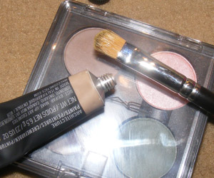 Tutorial: Look discreto (com um pouco de cor) para o trabalho