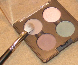 Tutorial: Look discreto (com um pouco de cor) para o trabalho