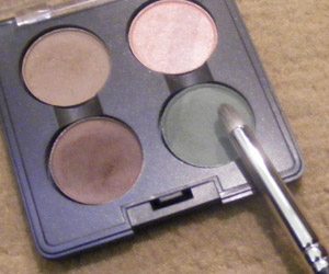 Tutorial: Look discreto (com um pouco de cor) para o trabalho