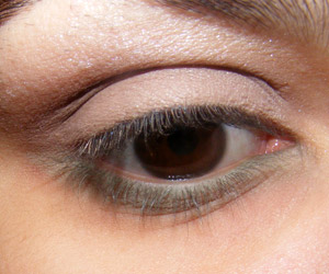 Tutorial: Look discreto (com um pouco de cor) para o trabalho